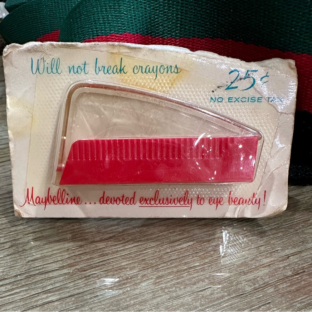 Vintage Maybelline pencil sharpener NEW - Picture 3 of 3